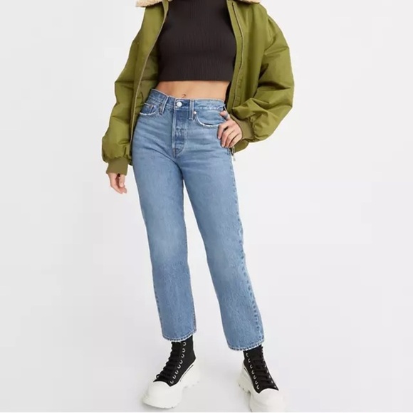 LEVI’S Wedgie Straight Jean In Oxnard Haze Medium Wash - Picture 1 of 14